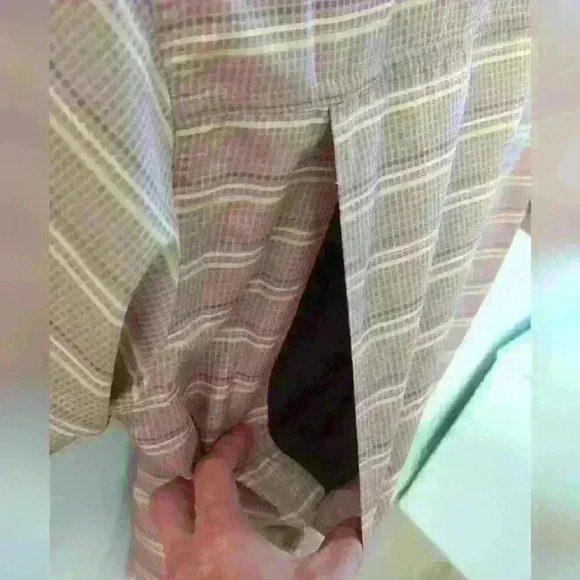 COLUMBIA | Men's Auburn Chambray Silver Ridge Utility Striped Short Sleeve Shirt - Picture 9 of 10